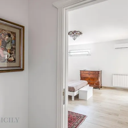 Apartament La Dimora Del Mare By Domus Sicily *