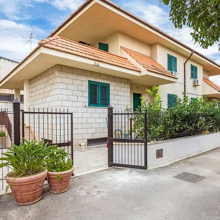 La Dimora Del Mare By Domus Sicily Apartament Mondello