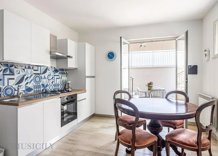Apartment La Dimora Del Mare By Domus Sicily *