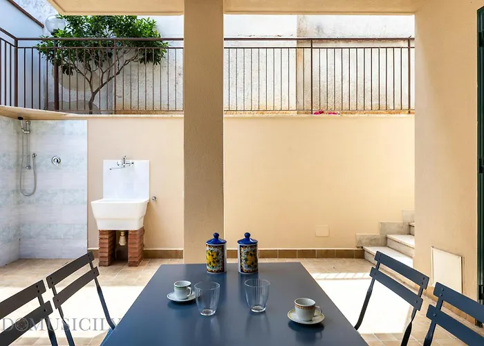 Apartment La Dimora Del Mare By Domus Sicily *